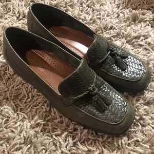 Naturalizer Loafers Olive Green